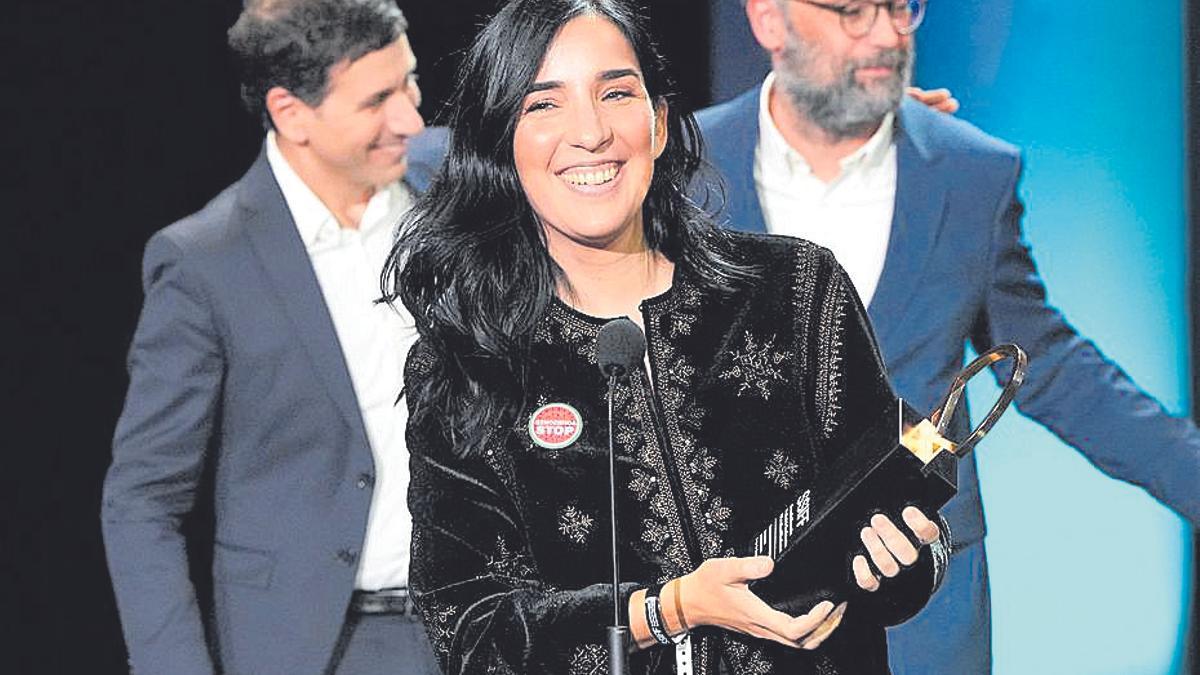 Ruiz de Azúa recibe la concha de oro