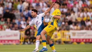Inyección de autoestima para el CD Tenerife, que tutea a Las Palmas y se impone en los penaltis