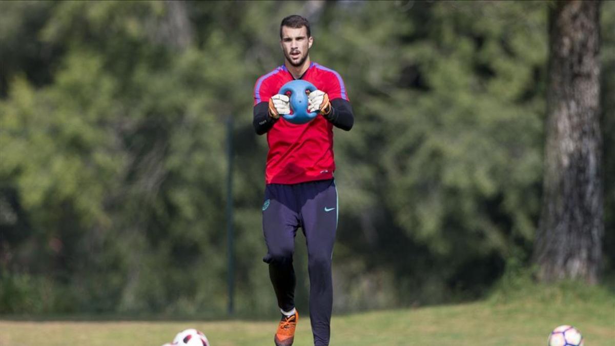 Lazar Carevic debutará como titular en el Barça B ante el Alcoyano