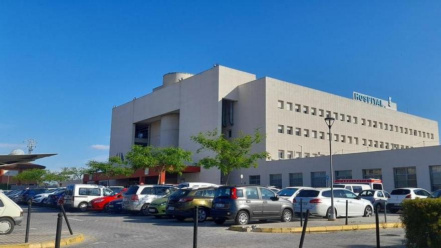 El conseller de Sanitat anuncia la aplicación del decreto para cubrir 40 plazas en el hospital de Vinaròs