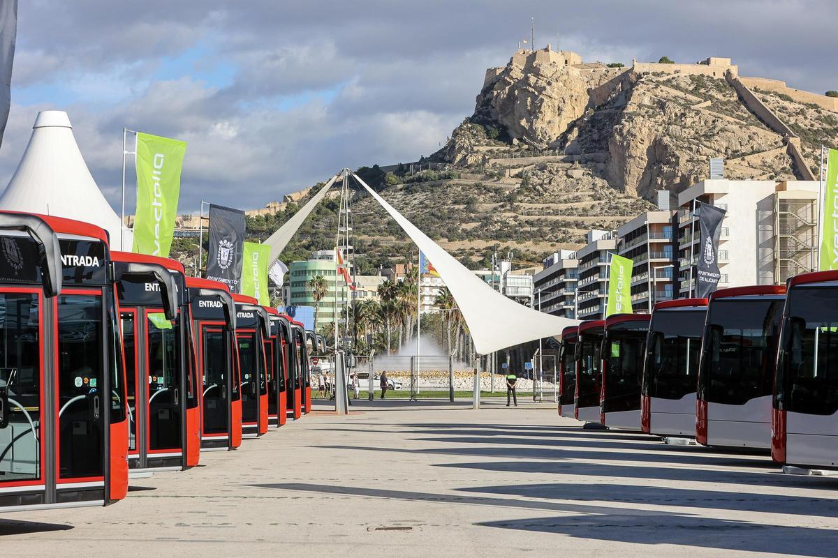 Presentacion de los nuevos autobuses híbridos y electricos de Vectalia