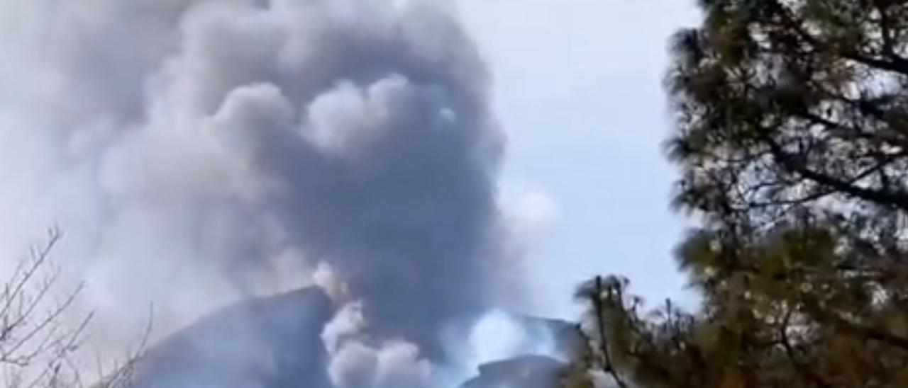 La erupción de La Palma, desde el Mirador Astronómico del Llano del Jable (08/11/21)