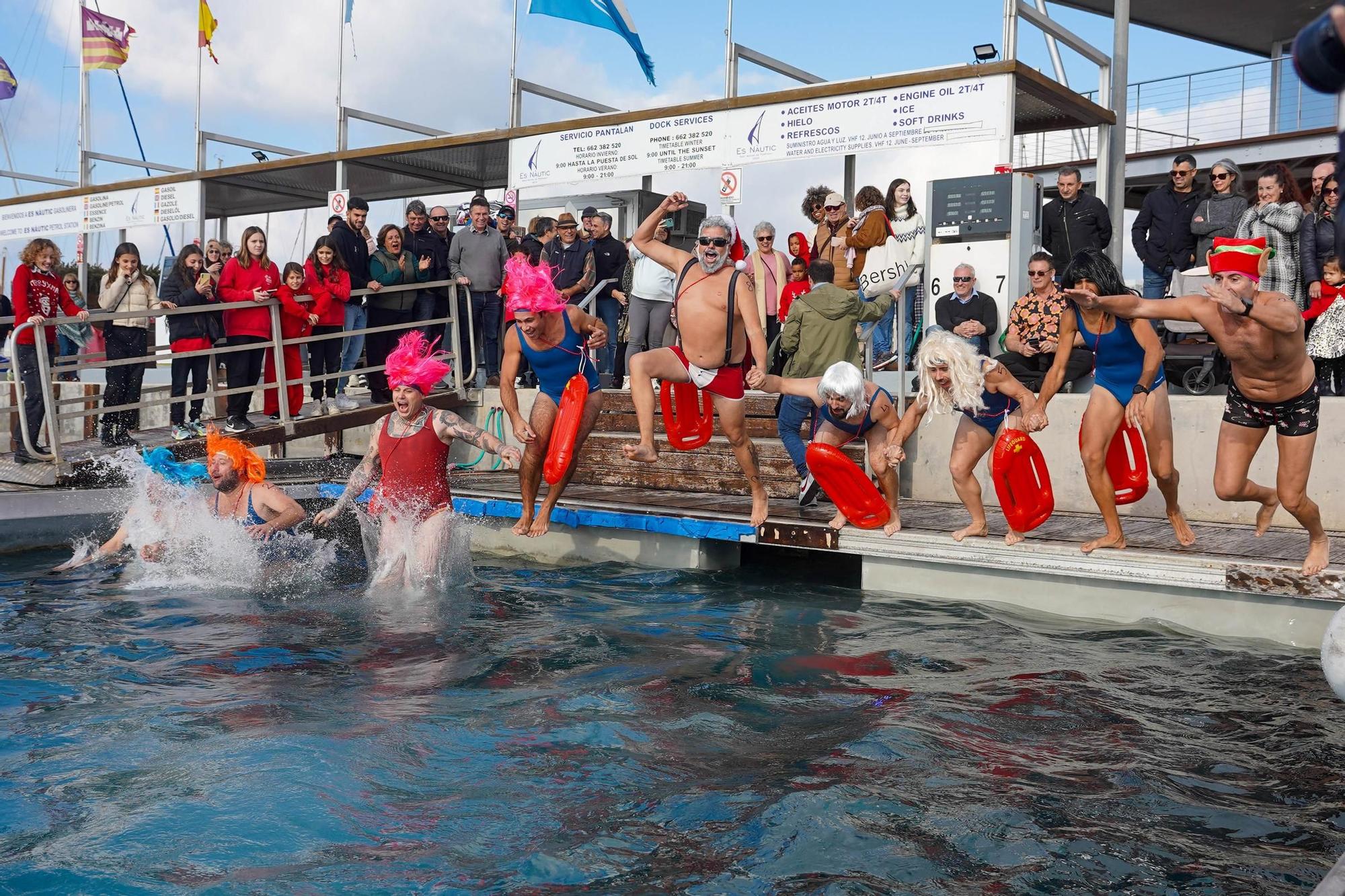 Todas las imágenes de la Copa de Nadal de natación en Ibiza