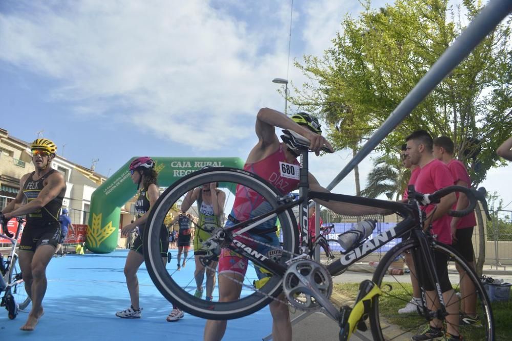 Llegada a la meta del Triatlón Villa de Fuente Álamo