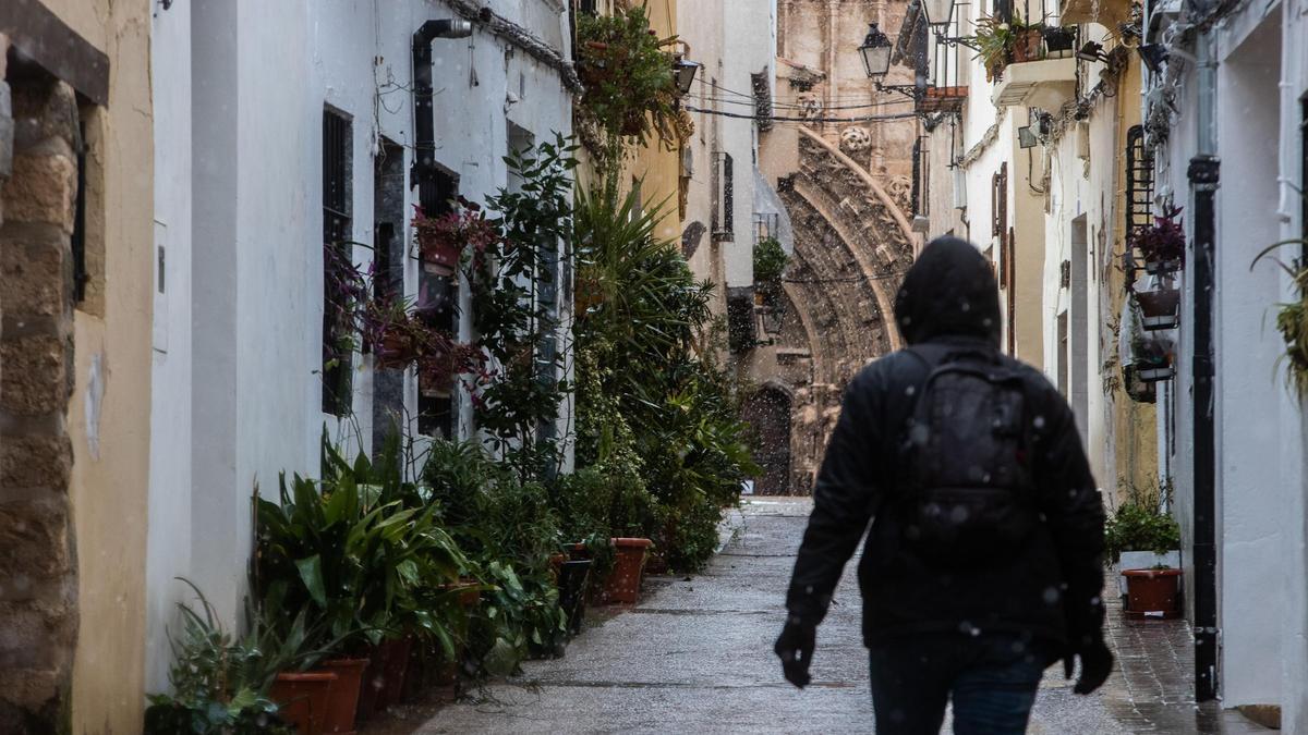 La nieve impide salir de casa en los pueblos del interior de la C. Valenciana