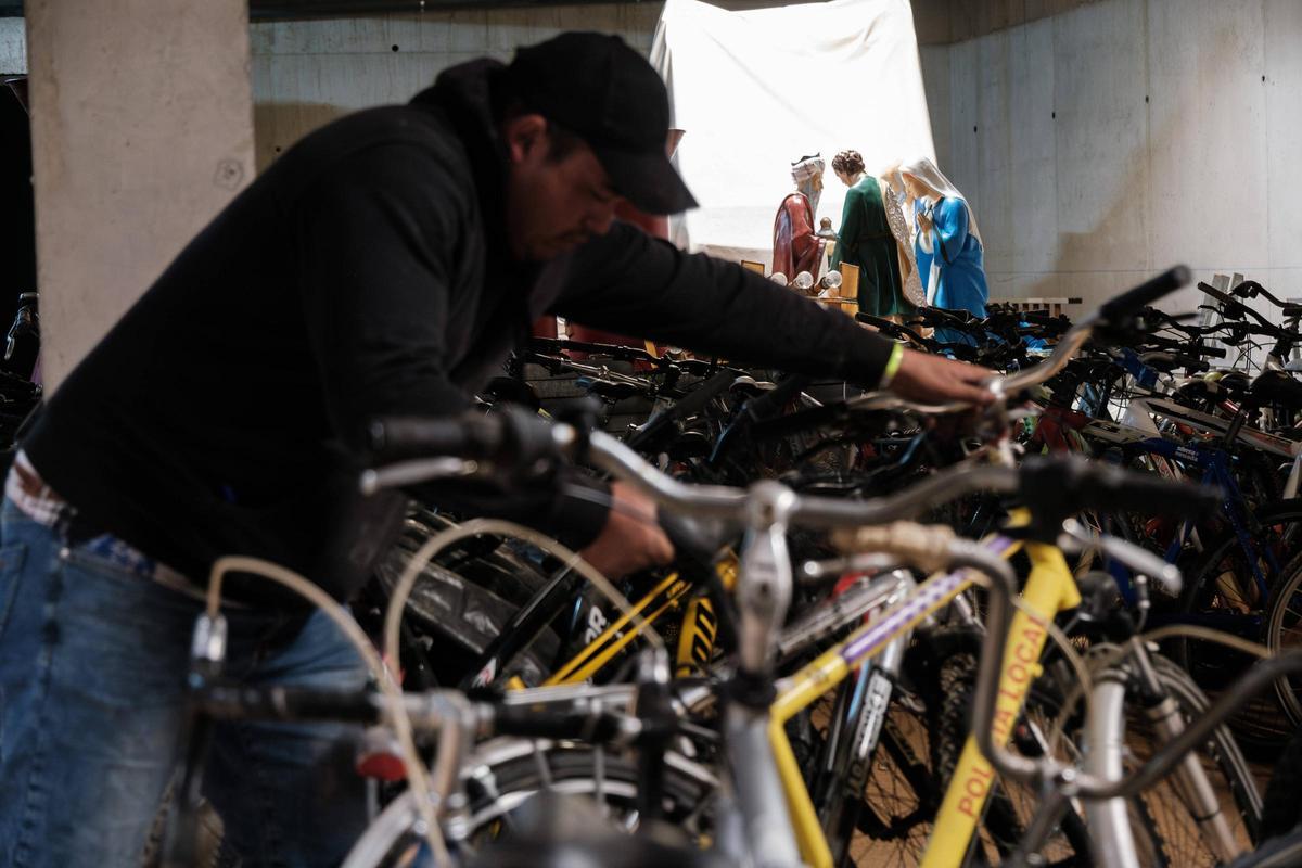 Todas las imágenes del proyecto de Alba Pau y sus bicicletas que llegarán a África.