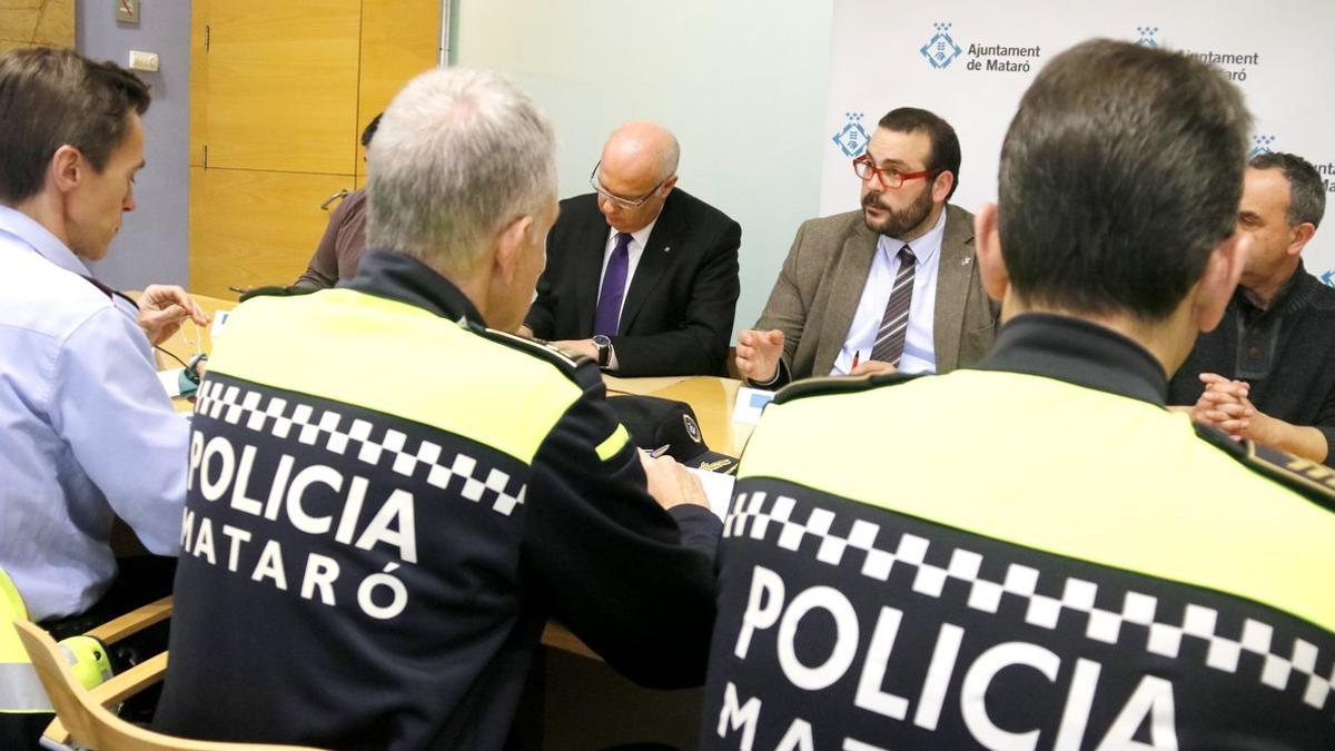 fEl alcalde de Mataró, David Bote, durante la Junta Local de Seguridad