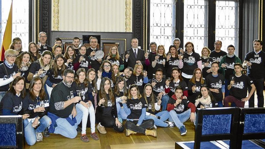 Praga recibe a alumnos del Antonio Machado