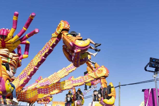 Algunas de las atracciones presentes en la Feria de Cáceres 2025