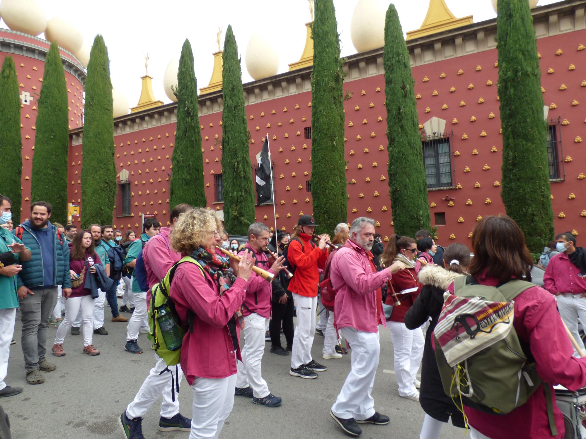 Onze colles castelleres es reuneixen a Figueres en la trobada de tardor de Colles del Nord