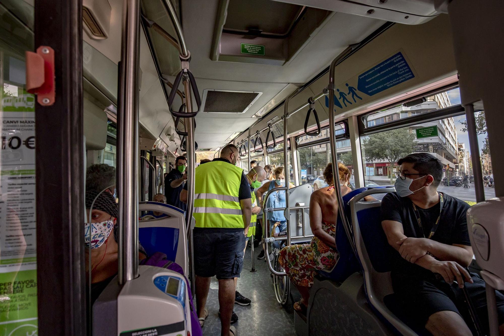 Los piquetes de la EMT controlan los aforos de los servicios mínimos