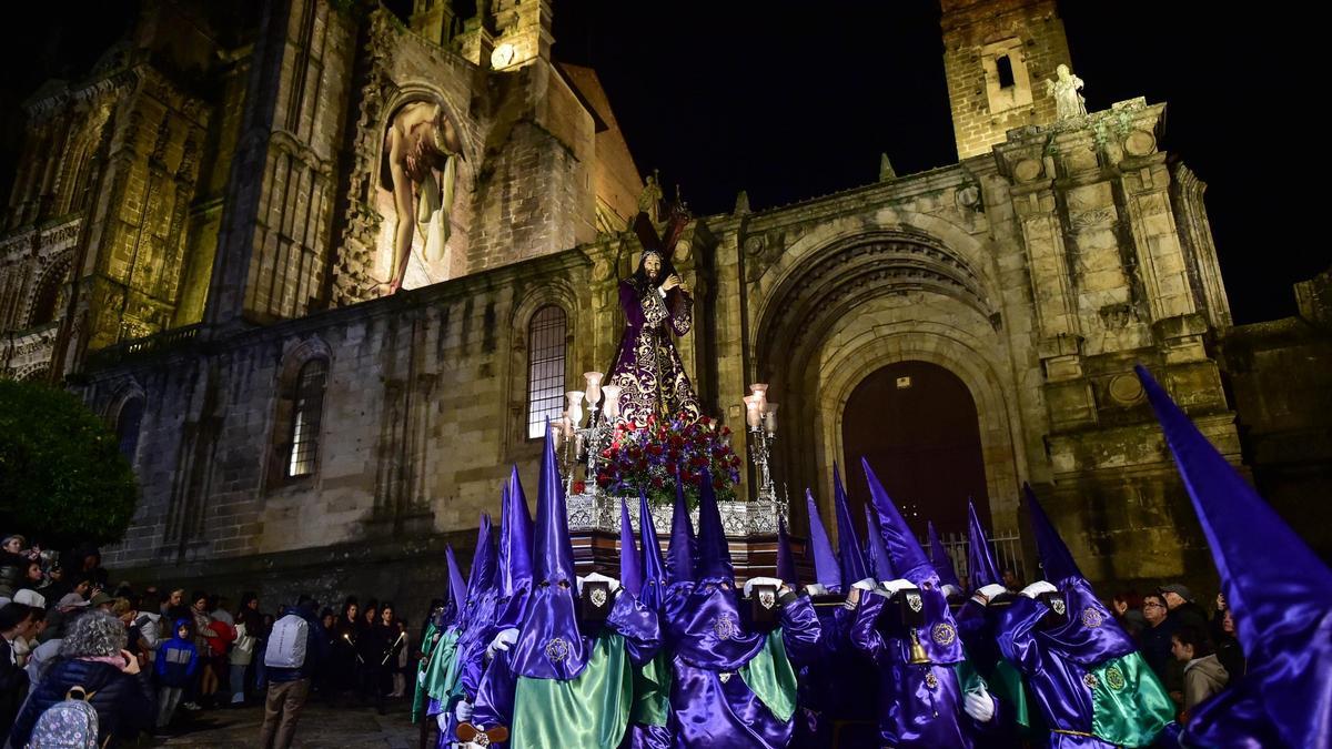 Sale la procesión del Silencio en Plasencia