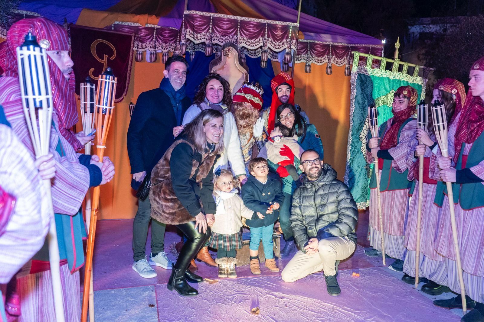 La Vila Joiosa recibe a los Reyes Magos por la puerta grande