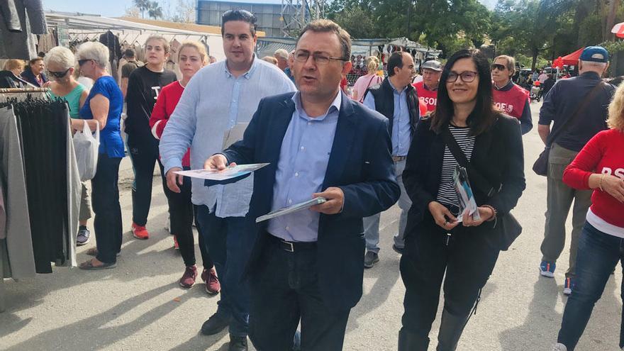 Heredia, ayer, durante el reparto de información en San Pedro.