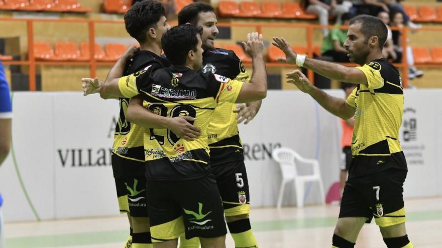 El Grupo López Bolaños golea en el primer derbi al Cáceres Uex (4-0)