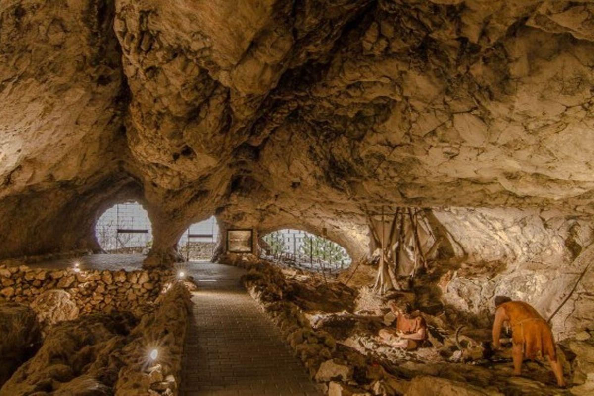 Cueva de las Ventanas.