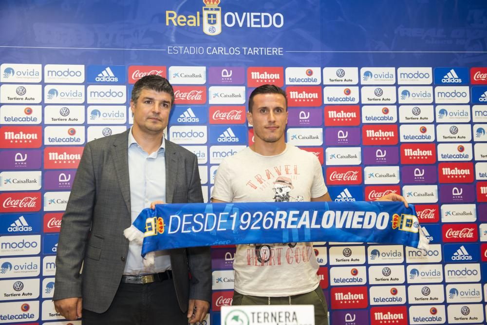 Presentación de Christian Fernández como nuevo jugador del Real Oviedo