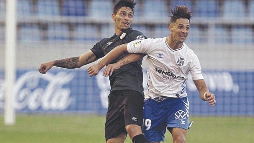 Fran Sol fue uno de los tres debutantes del Tenerife en el partido de ayer.