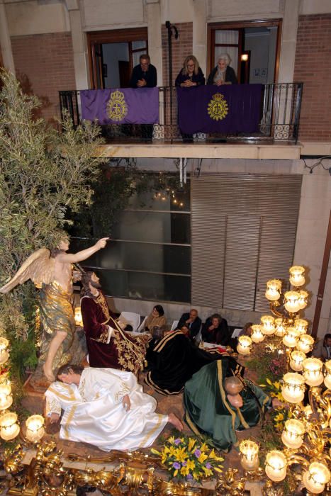 El primer trono mixto de Cartagena marca la procesión del Prendimiento