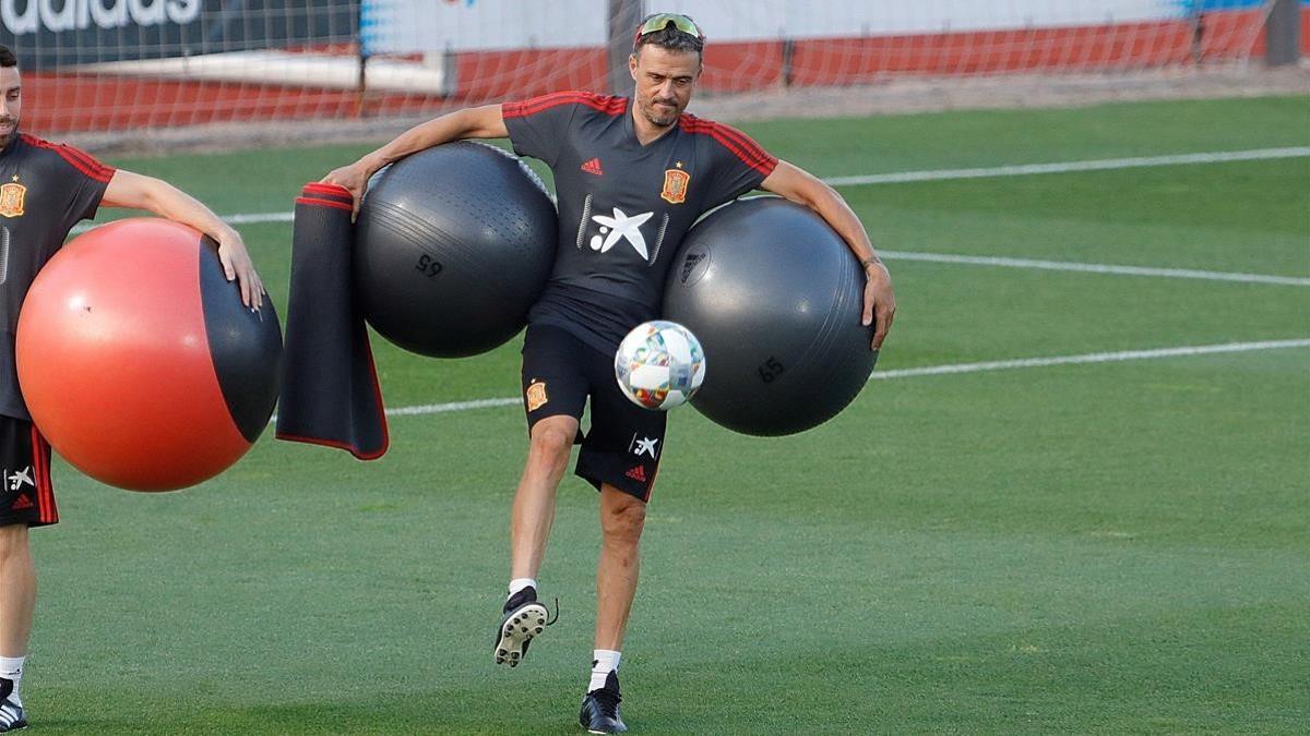 Luis Enrique, en un entrenamiento de la selección española en Las Rozas.