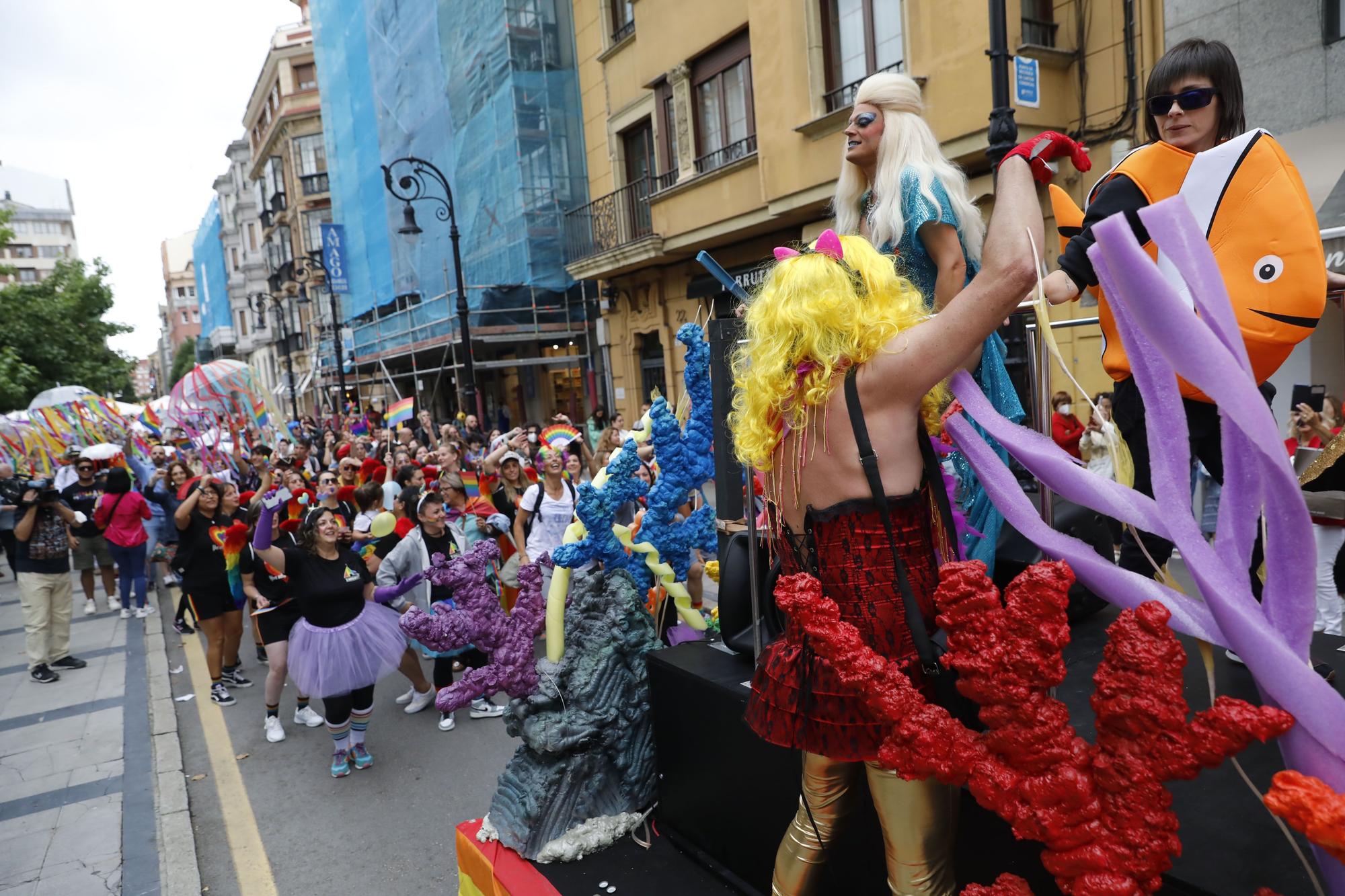 En imágenes: así fue la manifestación del orgullo LGTB en Gijón