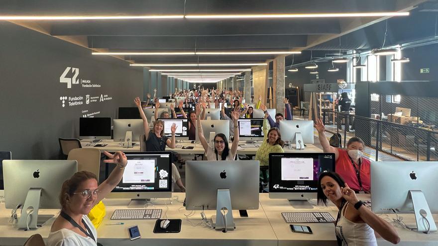 El Campus 42 de Telefónica forma estos días a 500 mujeres en programación