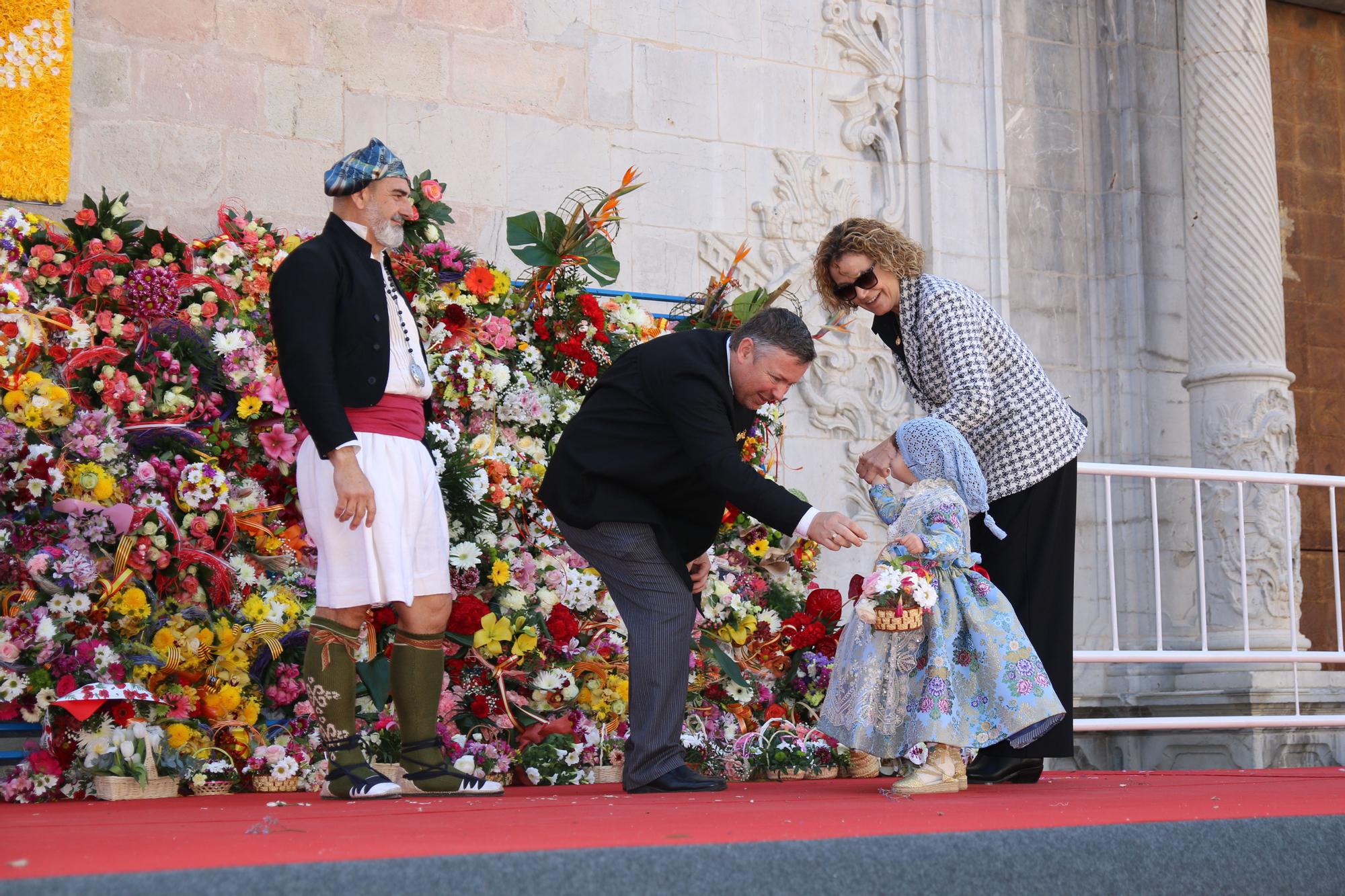 Las mejores imágenes de la 'Ofrena' de las Fallas de Burriana