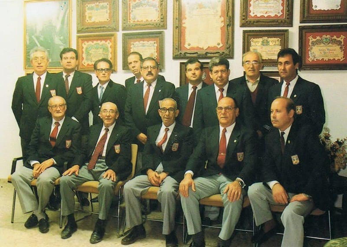 Jaume Antón, junto a otros miembros de la Unión Musical, en una imagen de hace décadas.
