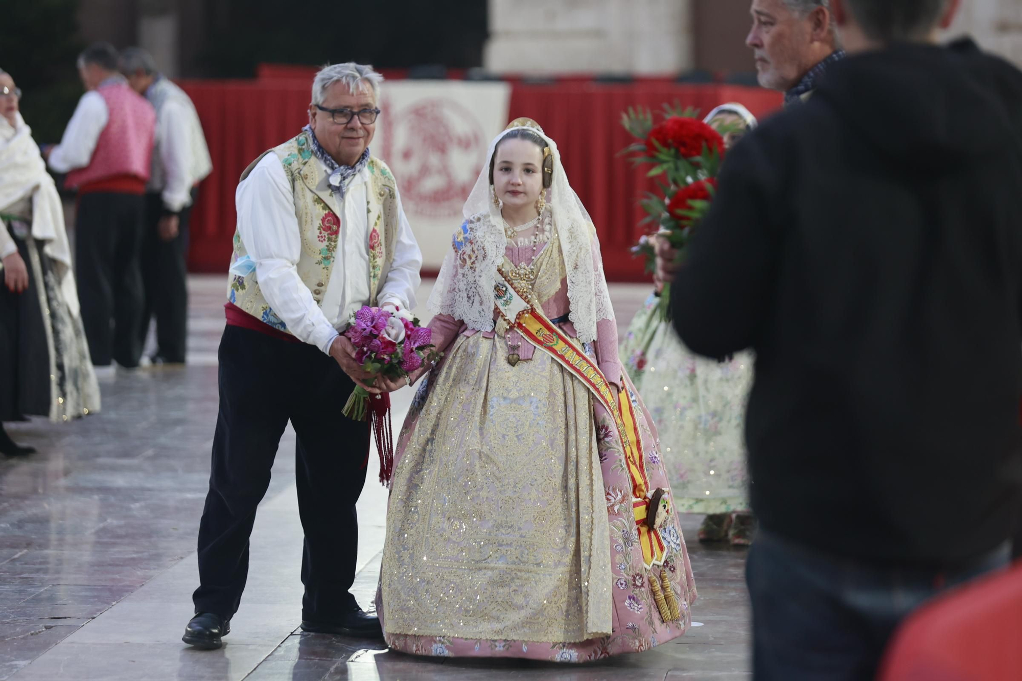 Búscate en el segundo día de ofrenda por la calle Quart (entre las 19:00 a las 20:00 horas)