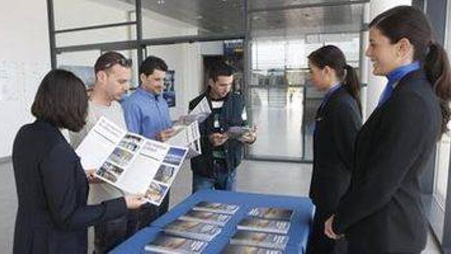 El aeropuerto ya ‘acaricia’ un tercio de los turistas previstos