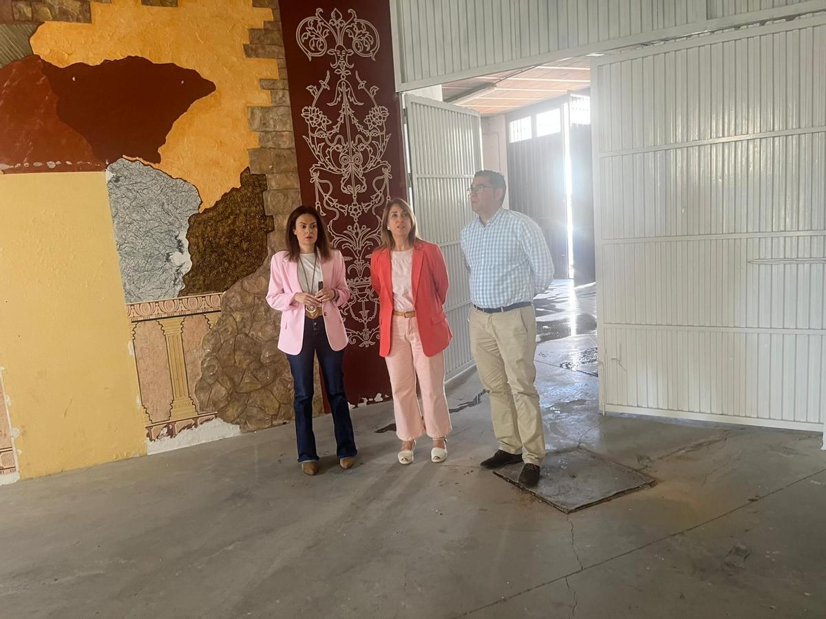 Ana López ha visitado las instalaciones que se van a acondicionar como dependencias administrativas de la Guardia Civil en Espejo..