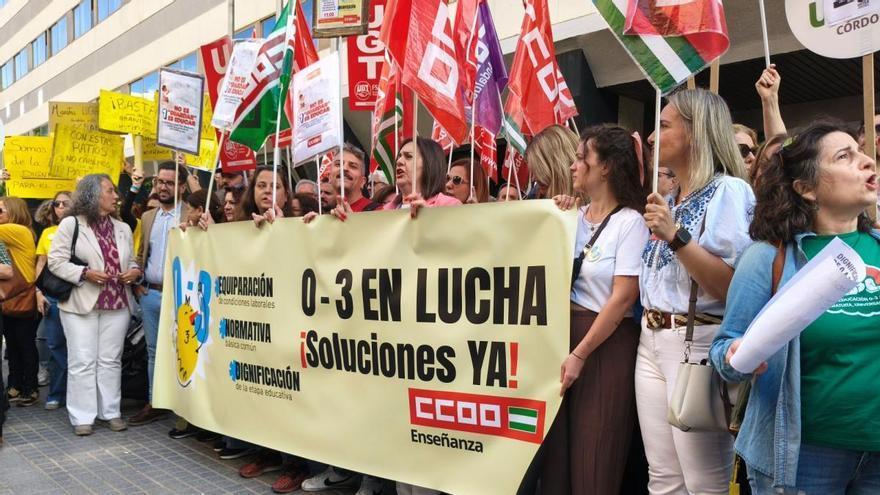 Concentración en Córdoba por la huelga de Educación Infantil: 