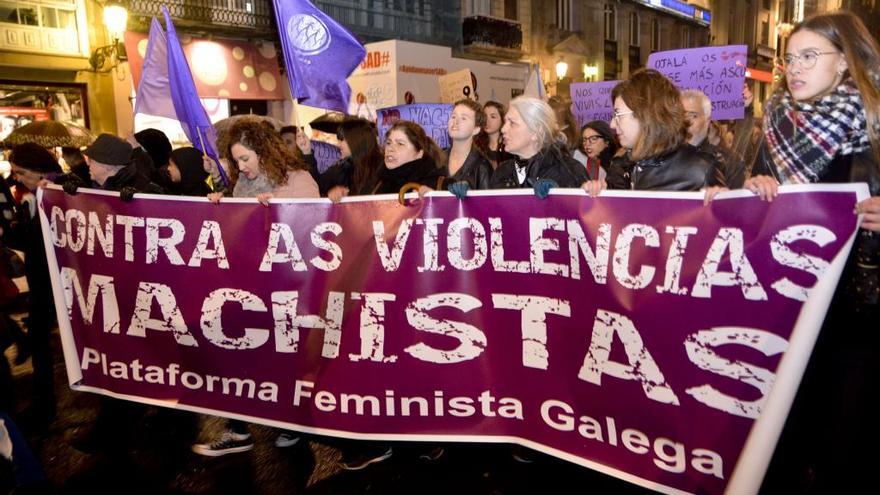 Cabecera de una manifestación en Galicia por el 25N.