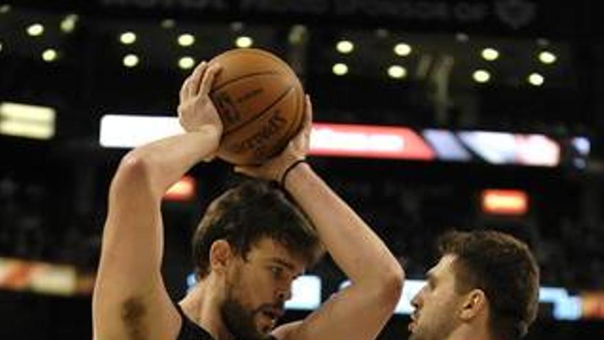 Marc Gasol se luce ante Calderón y Rudy Fernández se pierde la victoria de los Nuggets