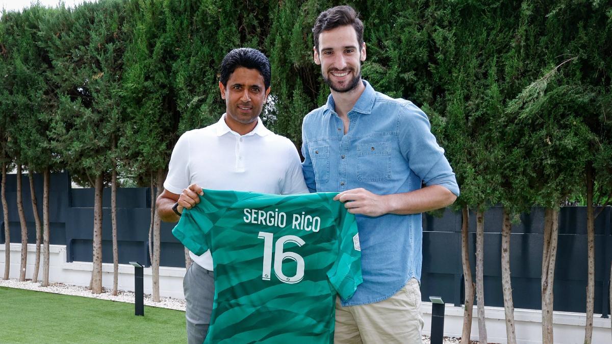 Nasser Al-Khelaïfi junto a Sergio Rico en Sevilla Nasser Al-Khelaïfi junto a Sergio Rico en Sevilla