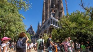 Turistes a la Sagrada Família. | JORDI OTIX