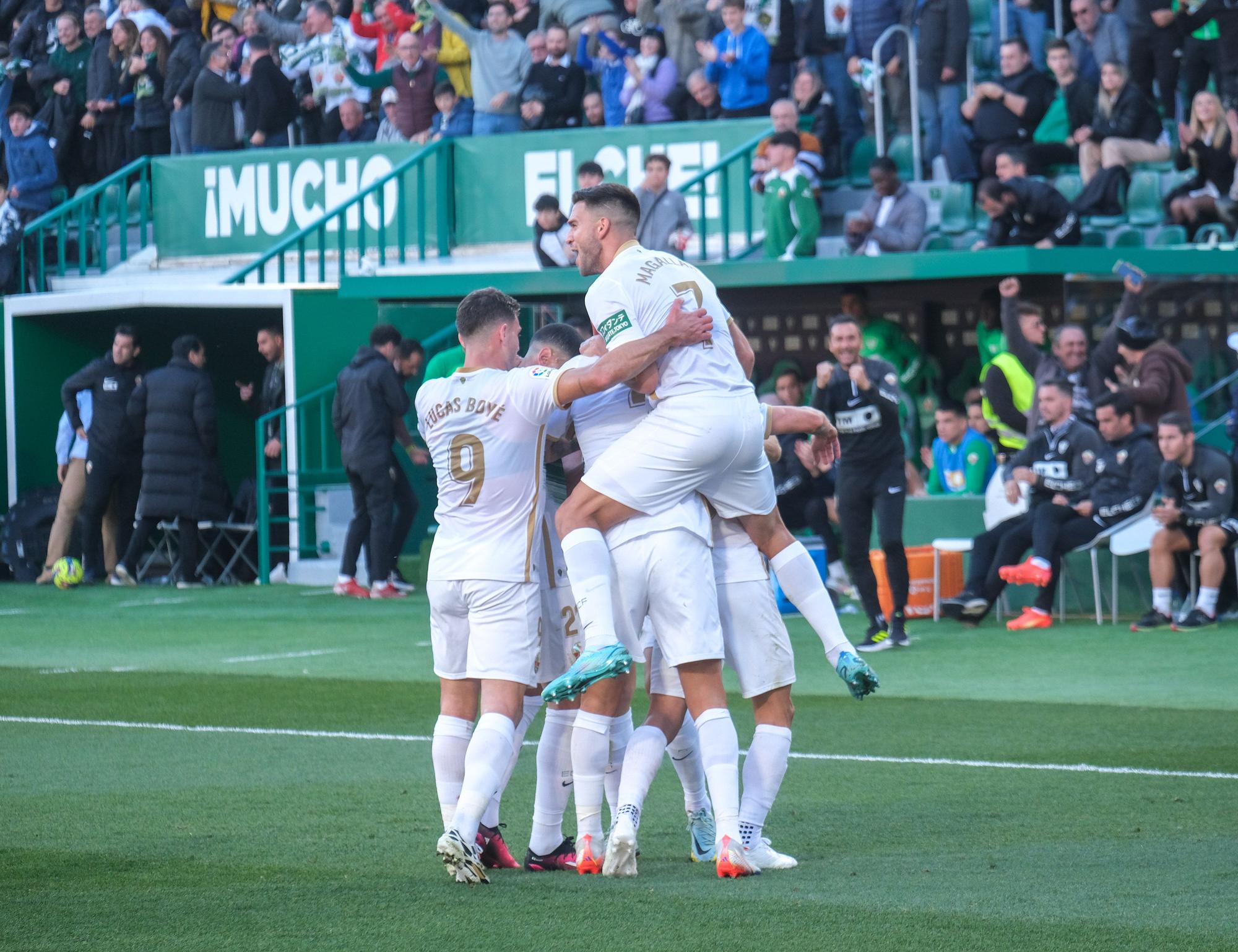 Las mejores imágenes de la primera victoria del Elche en La Liga