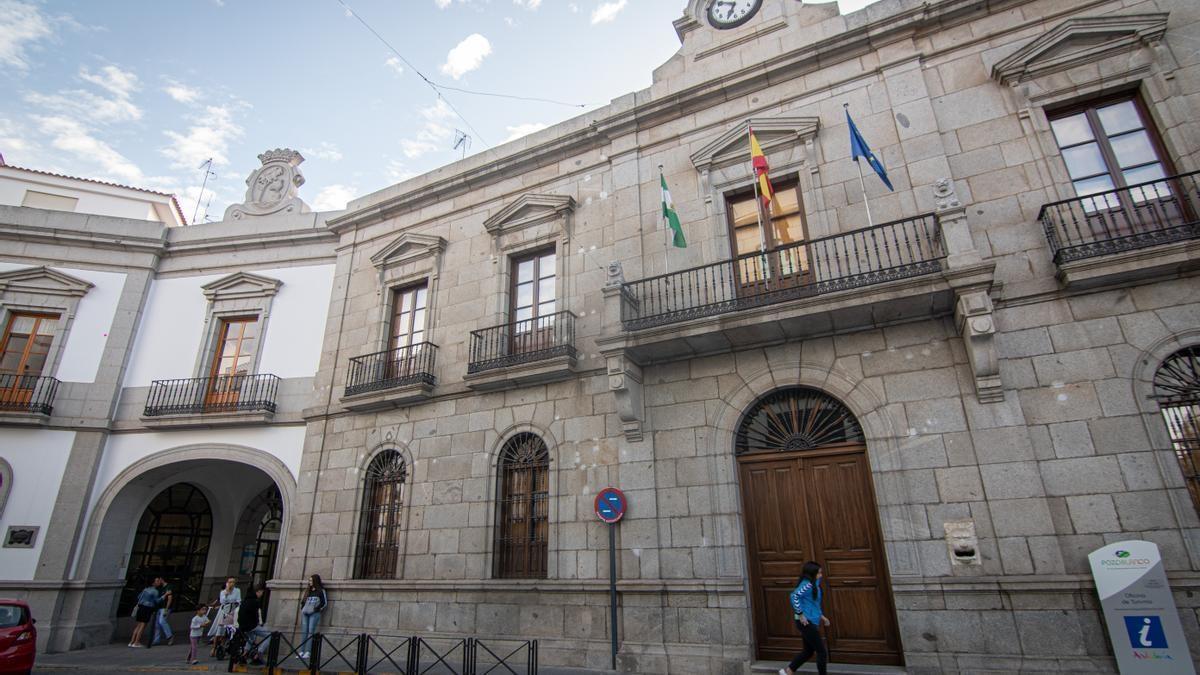 Fachada principal del ayuntamiento de Pozoblanco.