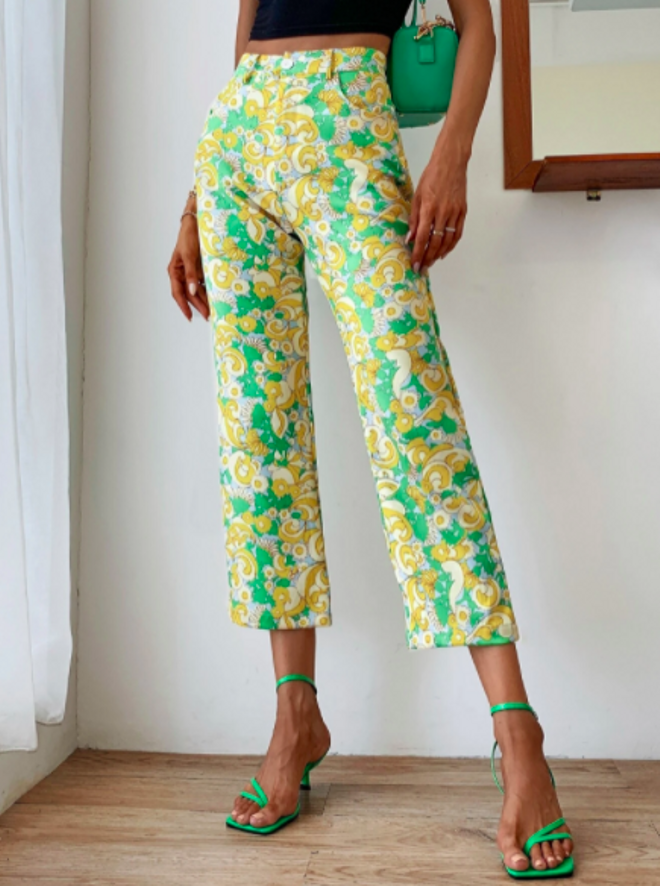 Pantalones de estampado floral bohemio de Shein