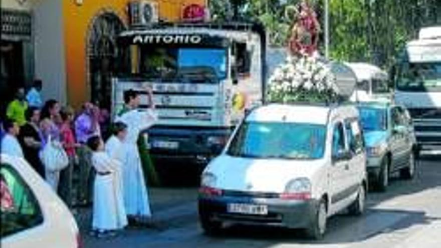 Transportistas celebran la procesión de su patrón