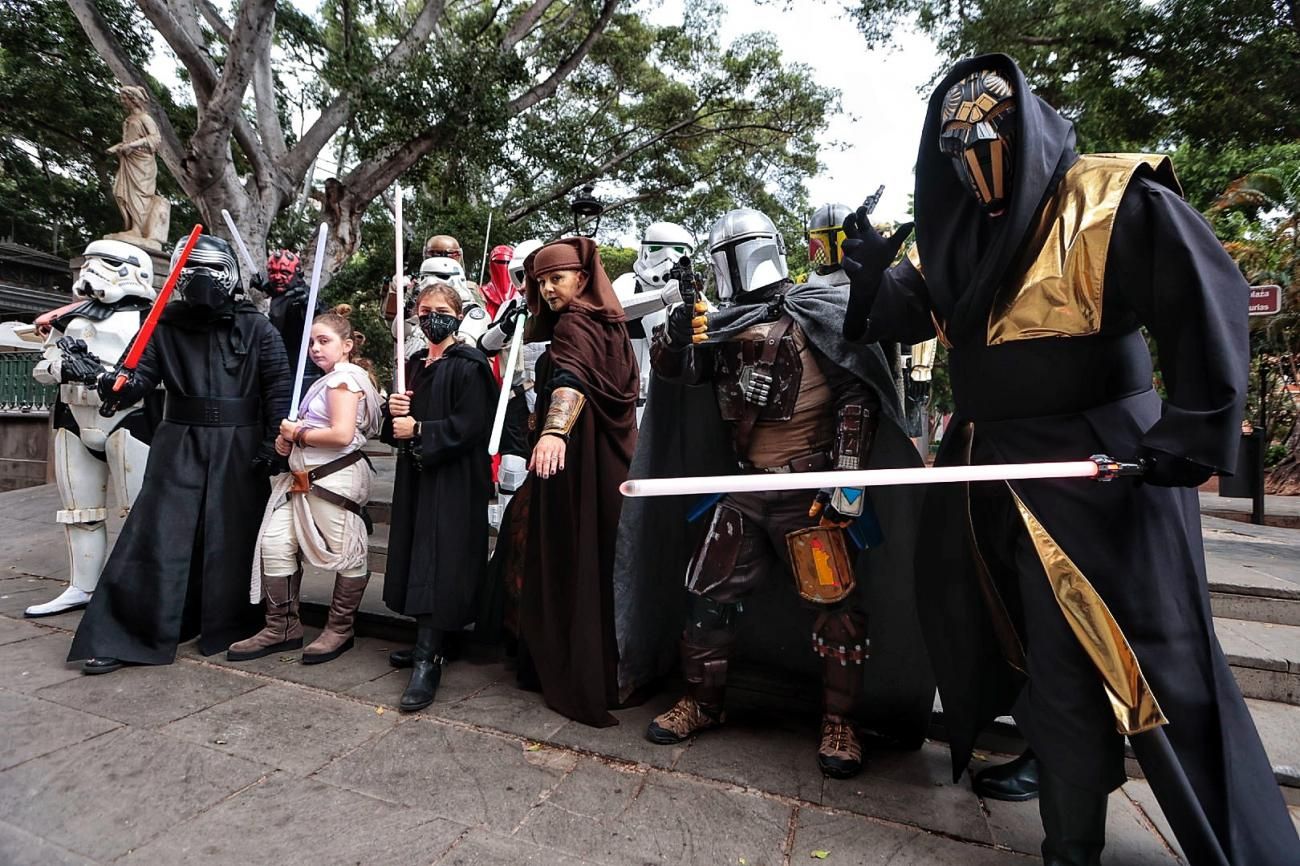 Las tropas imperiales de Star Wars toman las calles de Santa Cruz de Tenerife el día friki