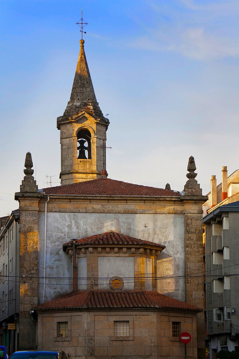 Antigua iglesia parroquial de San Cibrao en Carballino, Ourense, Galicia, España.