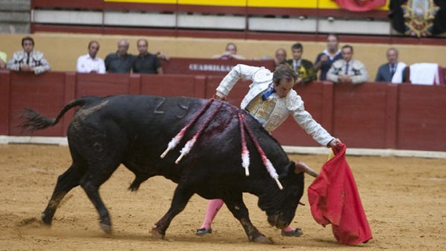 Dos orejas para Padilla en la alternativa de El Javi en Xàtiva