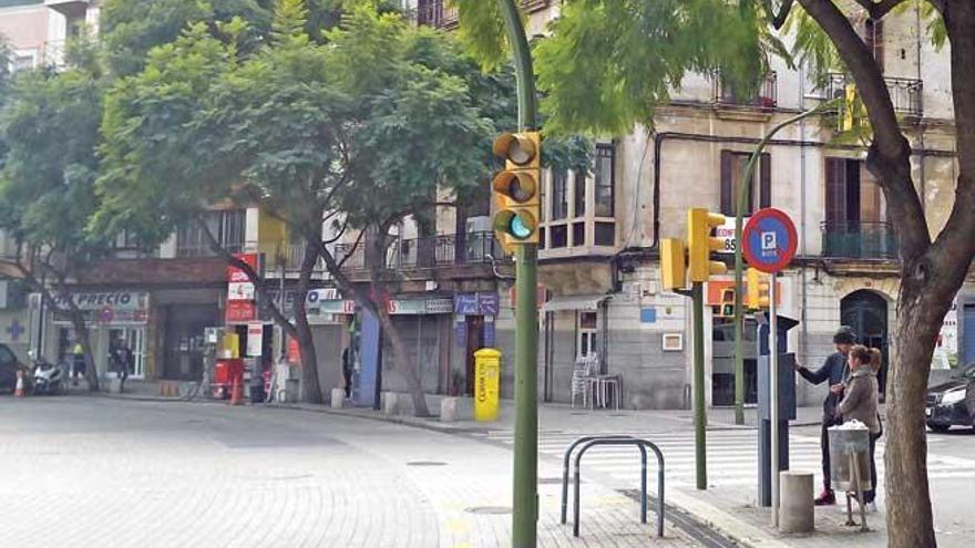 Plaza Francesc Garcia Orell, en Palma, donde ocurrieron los hechos ayer de madrugada.