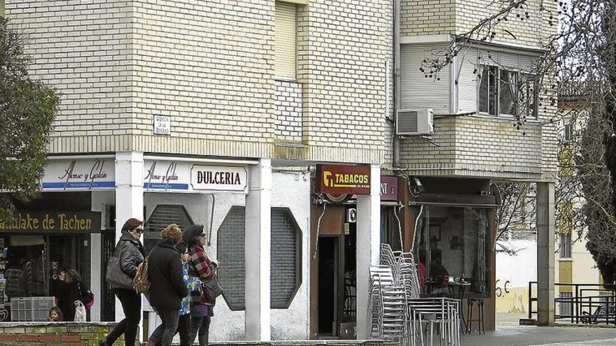 Le asesta una puñalada mientras discutían en una calle de Cáceres por el dinero que le debe