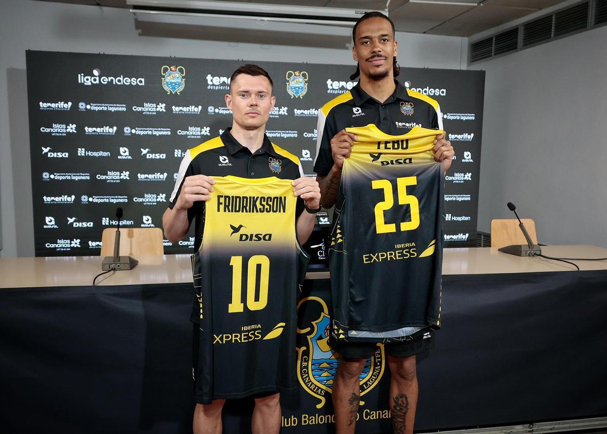 Elvar Fridriksson y Kevin Yobo.