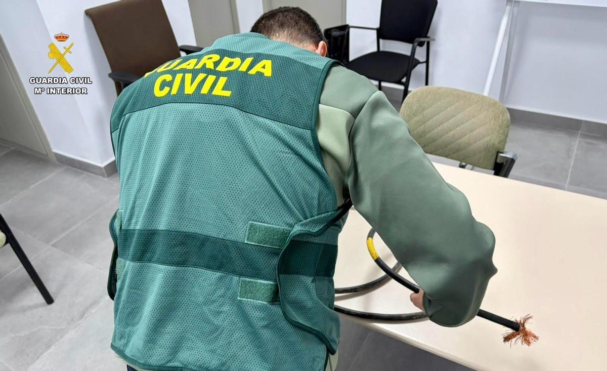 Cuatro detenidos en Plasencia por el hurto y venta de 1.900 kilos de cableado de cobre de una fotovoltaica.