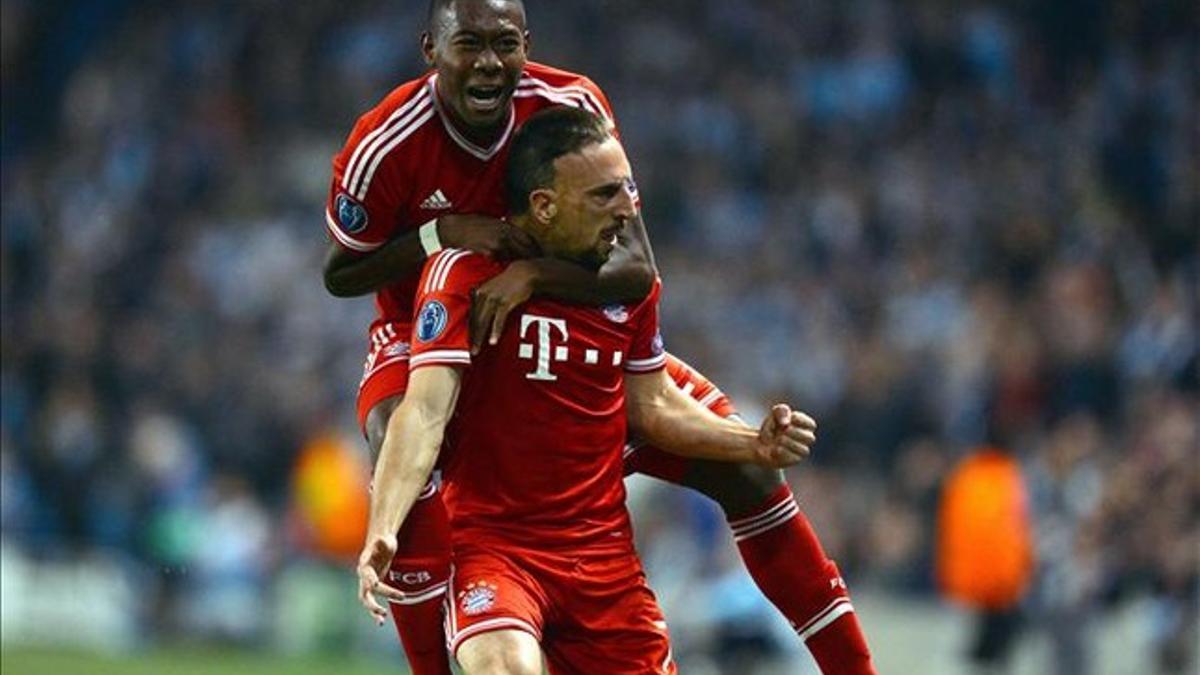 Ribery y Alaba, celebrando un gol con el Bayer.