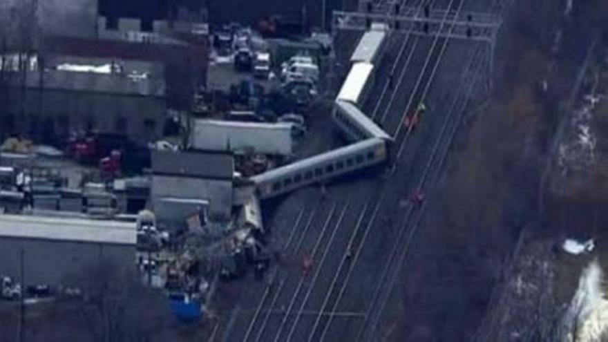 Descarrila un tren en Canadá y deja al menos tres muertos