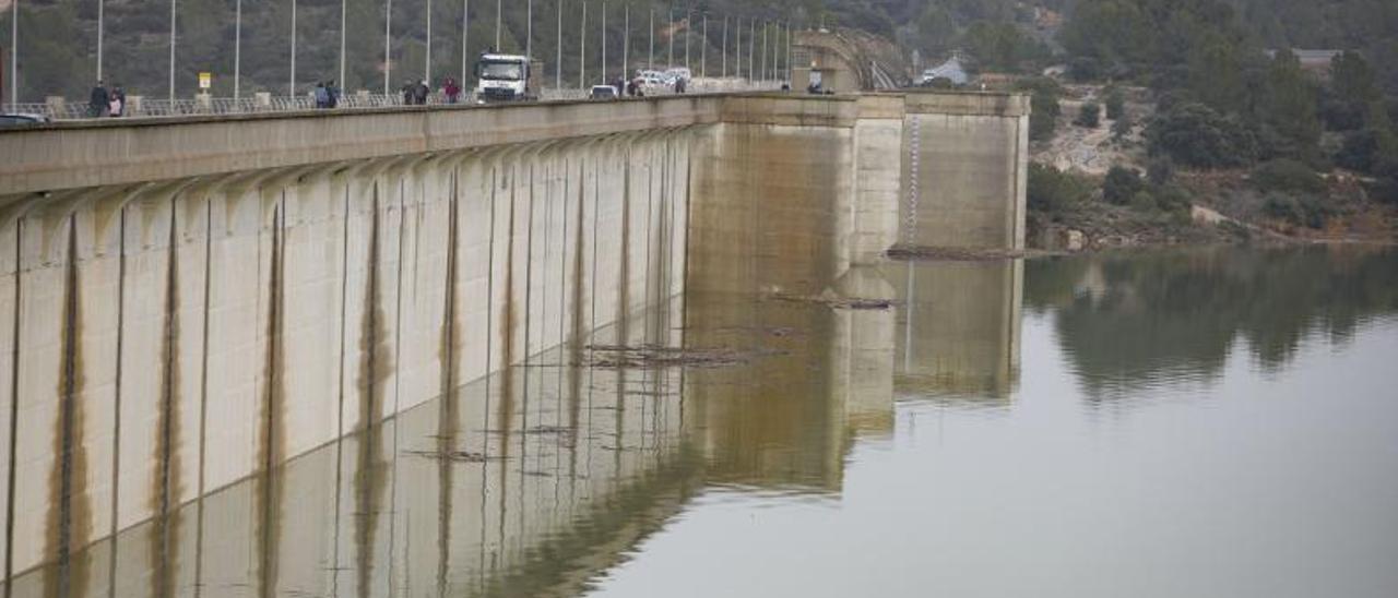 Imagen de archivo del embalse de Bellús, captada en enero del año pasado. | PERALES IBORRA